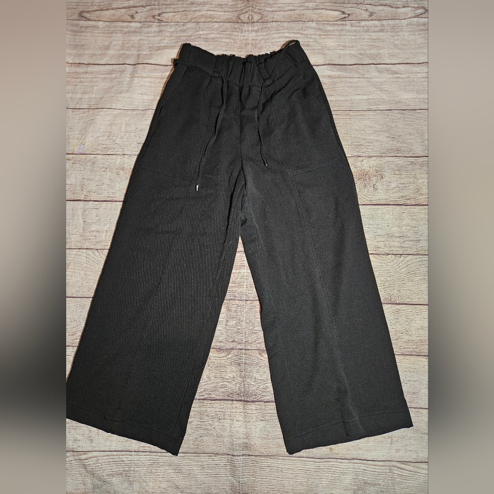 Zara Black High Waisted Cropped Casual Belted Pants